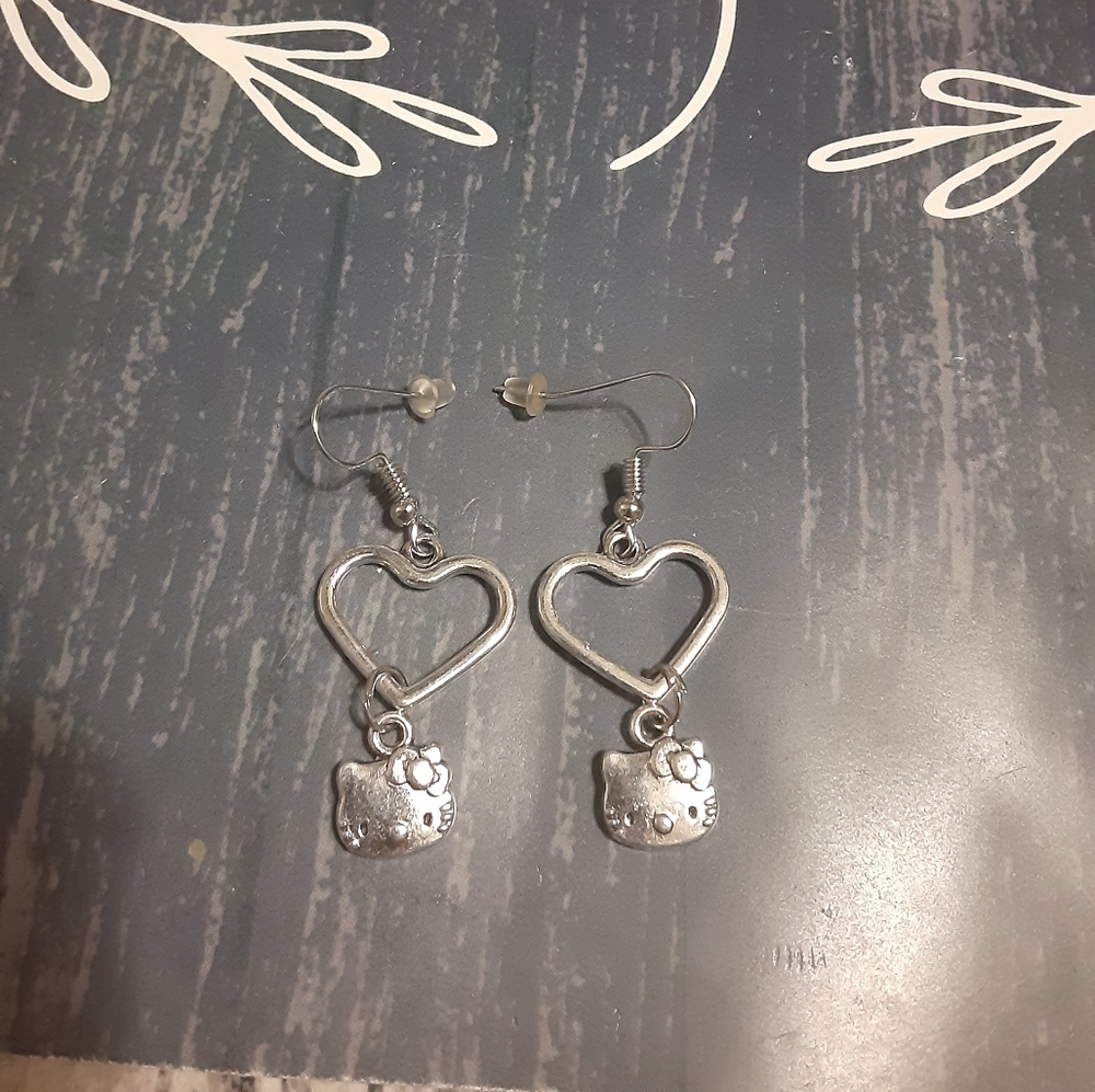 Hello Kitty Heart Earrings